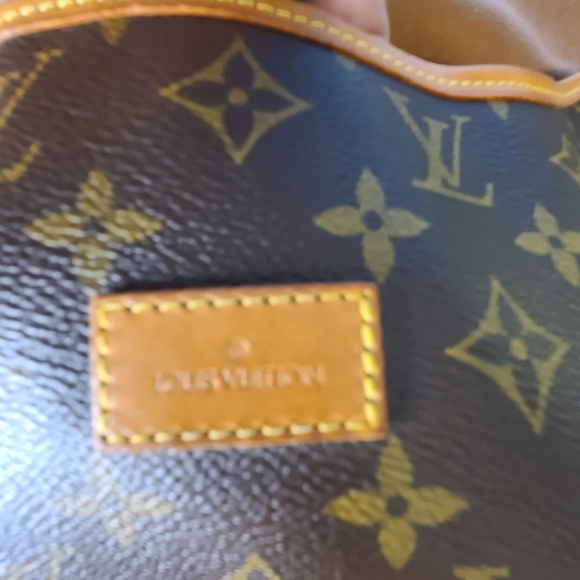 Louis Vuitton Saumur 30 Crossbody Shoulderbag GUC - Picture 11 of 15